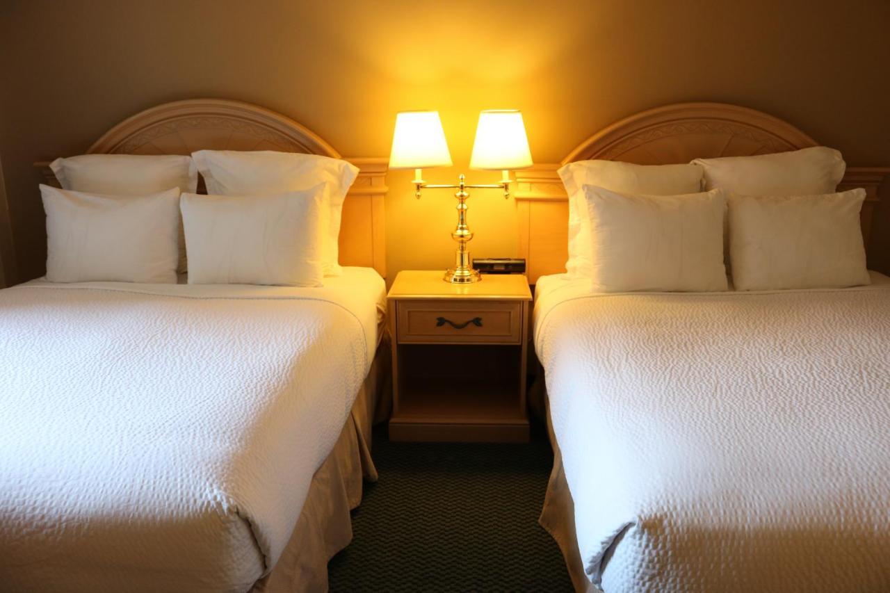 Nomad Hotel & Suites Fort Mcmurray Dış mekan fotoğraf