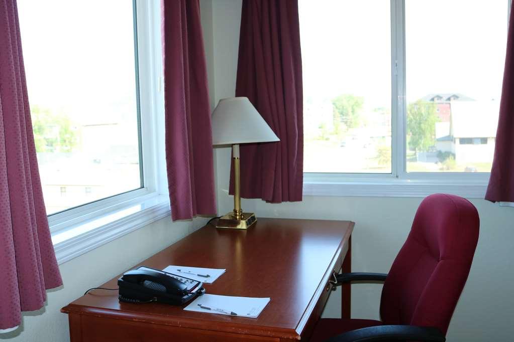 Nomad Hotel & Suites Fort Mcmurray Oda fotoğraf