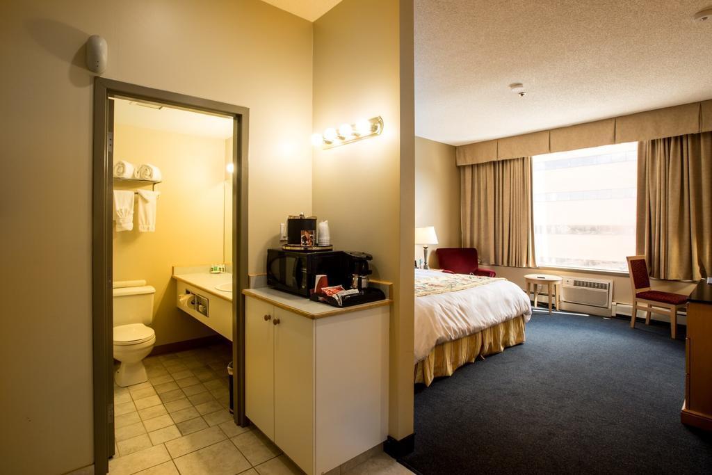 Nomad Hotel & Suites Fort Mcmurray Dış mekan fotoğraf