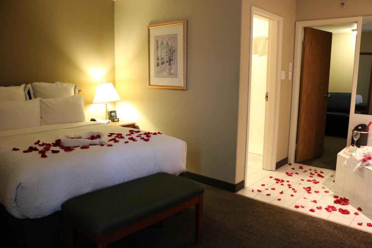 Nomad Hotel & Suites Fort Mcmurray Dış mekan fotoğraf
